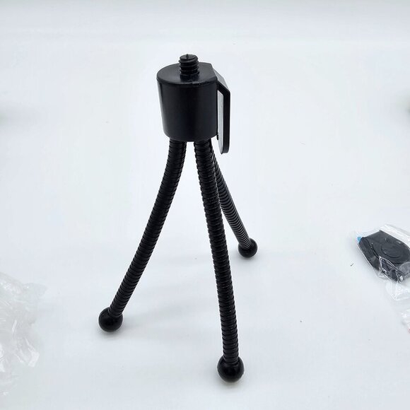 HD Webcam 1080P, USB Deskto Laptop Camera with 110 Degree View Angle - Picture 6 of 12